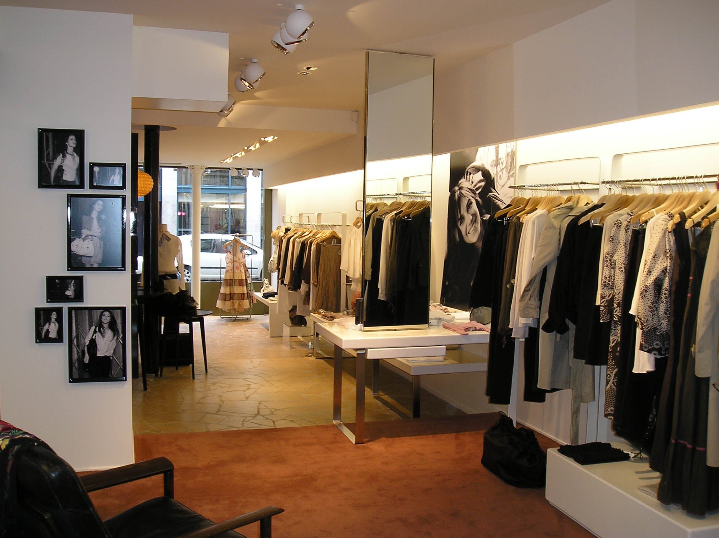 Sacma est une entreprise de maîtrise d'œuvre spécialisée dans l’ agencement de magasins clés en main...